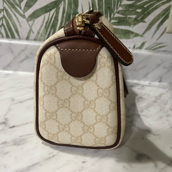 Gucci GG Supreme Small Handbag - Picture 4 of 11